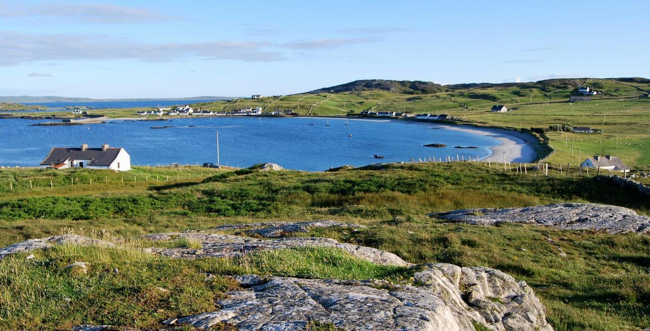 Dolphin Hotel Inishbofin Extérieur photo