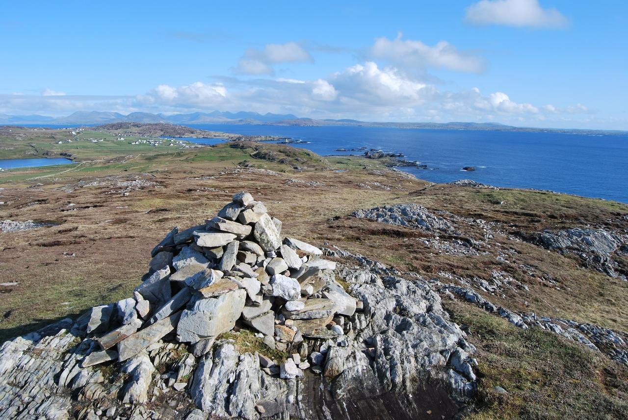 Dolphin Hotel Inishbofin Extérieur photo
