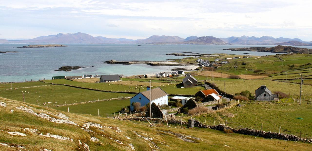 Dolphin Hotel Inishbofin Extérieur photo